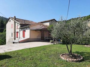 Mas en pierres avec belle vue sur les Cévennes