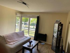 Location appartement 2 pièces 43 m² à Corbeil-Essonnes (91100)