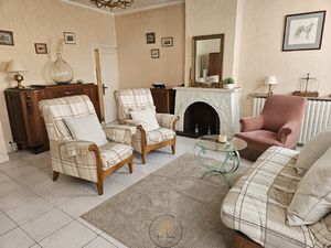 Maison à vendre à La Rochefoucauld-En-Angoumois 222 m2