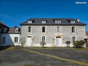 Maison béarnaise et corps de ferme
