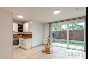 T2 avec jardin – Résidence récente – Saint-Priest village
