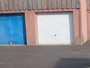 Garage avec mezzanine