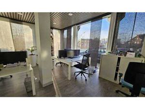 Bureaux à louer dans le parc d'affaires Klaverblad à Gand.