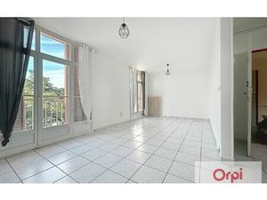 Location appartement  62.19 m² T-3 à Montluçon  460 €