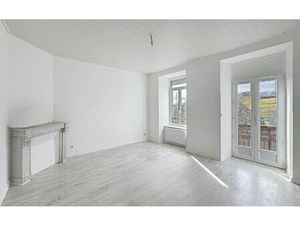 Location appartement  64 m² T-3 à Neuvéglise  490 €