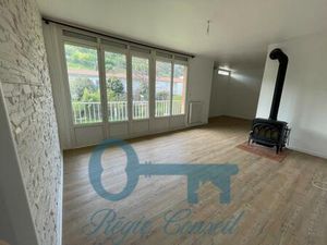 T6 AVEC BALCON ET GARAGE A LOIRE SUR RHONE