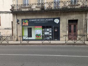 À VENDRE LOCAL COMMERCIAL HYPER CENTRE D'ARLES MURS LI