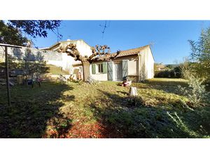 Petite Maisonrénovée  de Plain pied  avec jardin et garage.