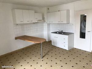 Loue APPT T2 EVRON centre ville 530.00