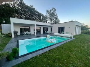 Location villa contemporaine vue Pyrénées
