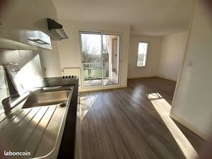 À LOUER - T3 lumineux 63 m² calme avec box fermé  centre Chantepie (Mairie)