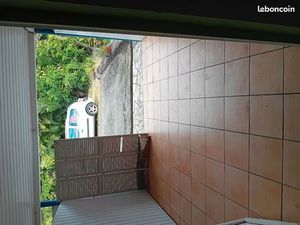 Loue grand T1 avec mezzanine