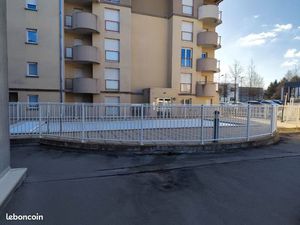 T2 meublé avec parking. Université  tramway