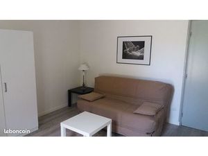 Loue chambre meublée