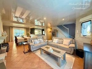 Maison contemporaine 160 m2 avec vie de plain-pied  5 chambres  piscine – La...