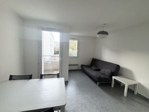 Studio rue Ponsard avec place privative couverte