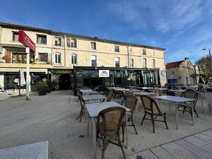 Cause départ a la retraite restaurant de 240 m2 avec possibi