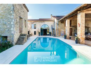 Propriété à l'âme vigneronne  avec piscine et pigeonnier