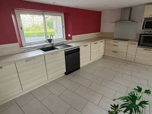 Proche CONTREXÉVILLE (88) Maison de 180 m² avec dépendances / terrain de 810 m2