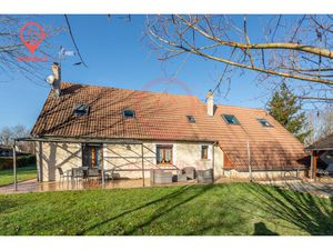 Dpt Cher (18)  à vendre à Saint-Doulchard  très belle maison