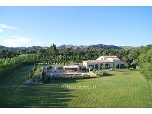 À vendre magnifique Mas Contemporain à Maussane-les-Alpilles