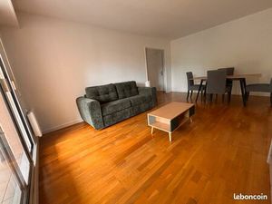 Au calme  T2 avec terrasse  garage  climatisations réversible