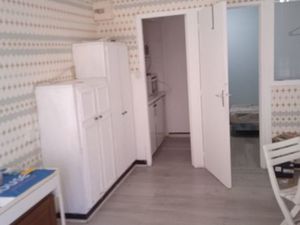 Grand studio 27.5 m2 centre ville place des cordeliers chambre independante pour travaille