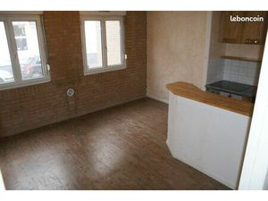 Calais hyper centre studio meublé 27m² libre fin janvier