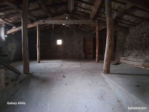 Garage ou grange sur salledes