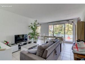 Location à l'année T3 67m² climatisé
