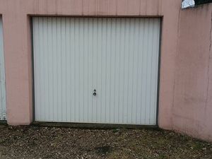 Loue garage a orange