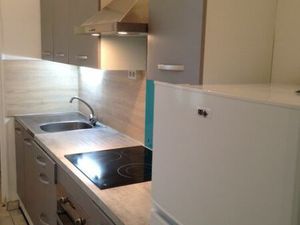 F2 proche centre reims et gare cuisine equipee