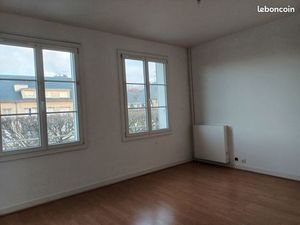 A louer studio T1+ centre ville Compiègne