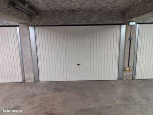 Garage box fermé 15 m² – Sous-sol sécurisé – Agroparc Montfavet (84140)