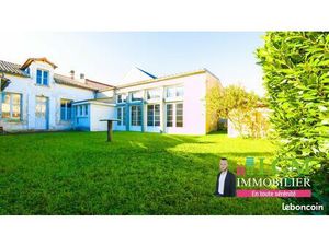 Maison 8 pièces 320 m²