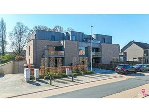 Gelijkvloers appartement me tuin en autostandplaats!