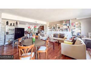 Appartement 6 pièces - 4 chambres avec 2 balcons en étage