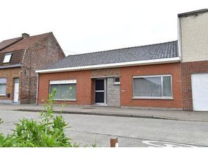 Gelijkvloerse woning in hartje Gullegem  met 2 slaapkamers en tal van troeven
