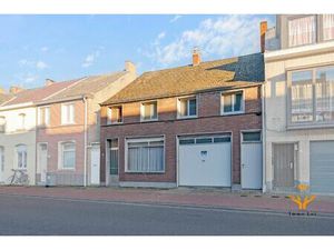 Ruime renovatiewoning met tuin in centrum Zele