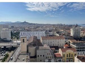 Location appartement 3 pièces 80 m² à Marseille 3 (13003)