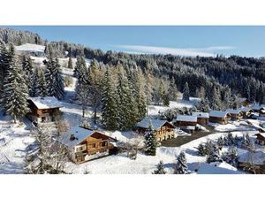 Les Chavannes  grand chalet avec terrain constructible