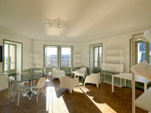 Location Local Professionnel 213m²