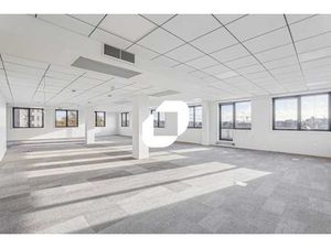 A LOUER  IMMEUBLE RENOVE AVEC SERVICES DE STANDING