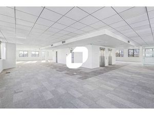 A LOUER  IMMEUBLE RENOVE AVEC SERVICES DE STANDING