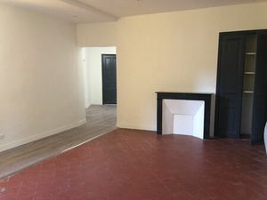Location appartement 4 pièces 99 m² à Nîmes (30000)