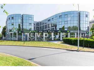 A LOUER  BUREAUX RENOVES ET CLIMATISES