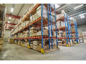 EXCLUSIVITE EOL - A VENDRE - A LOUER - Entrepôt avec bureaux de 2 738 m²