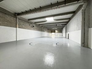 A LOUER - Locaux d'activité de 880 m²