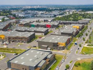 A LOUER : Local d'activités de 462 m²