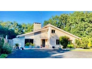 Vente maison 8 pièces 226 m² Saint-Aubin-de-Médoc (33160)